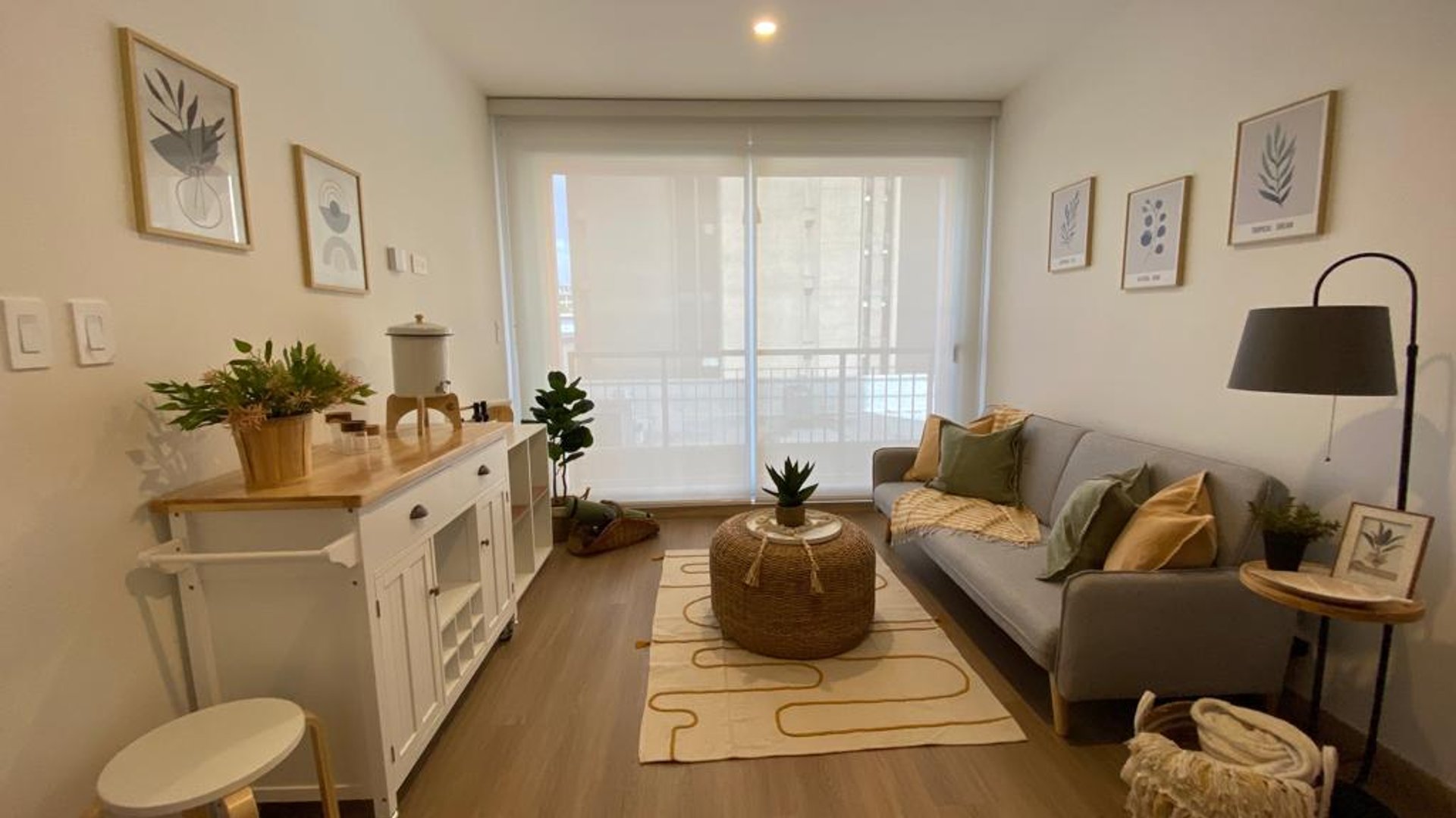 APARTAMENTO AMUEBLADO EN VENTA EN VIVO 4, ZONA 4