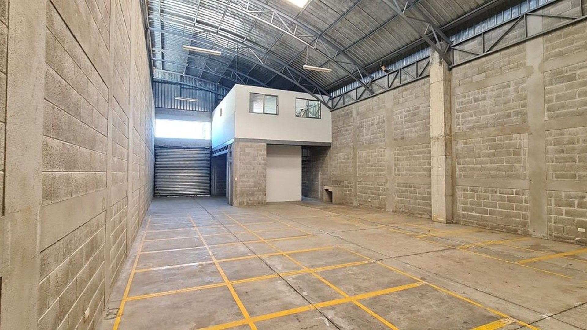 BODEGAS EN ALQUILER EN EL NARANJO | DENTRO DE COMPLEJO INDUSTRIAL