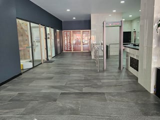 OFICINA EN RENTA EN ZONA 10 - 5