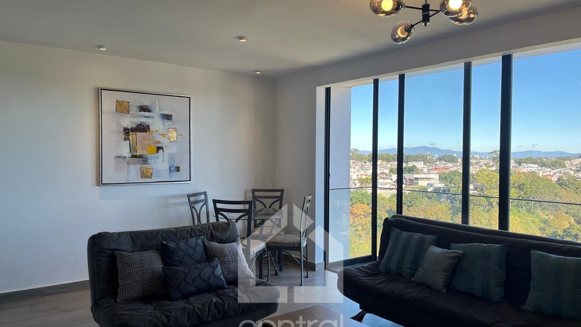 Apartamento amueblado muy bien ubicado en Zona 15 en Renta - Miniatura 3