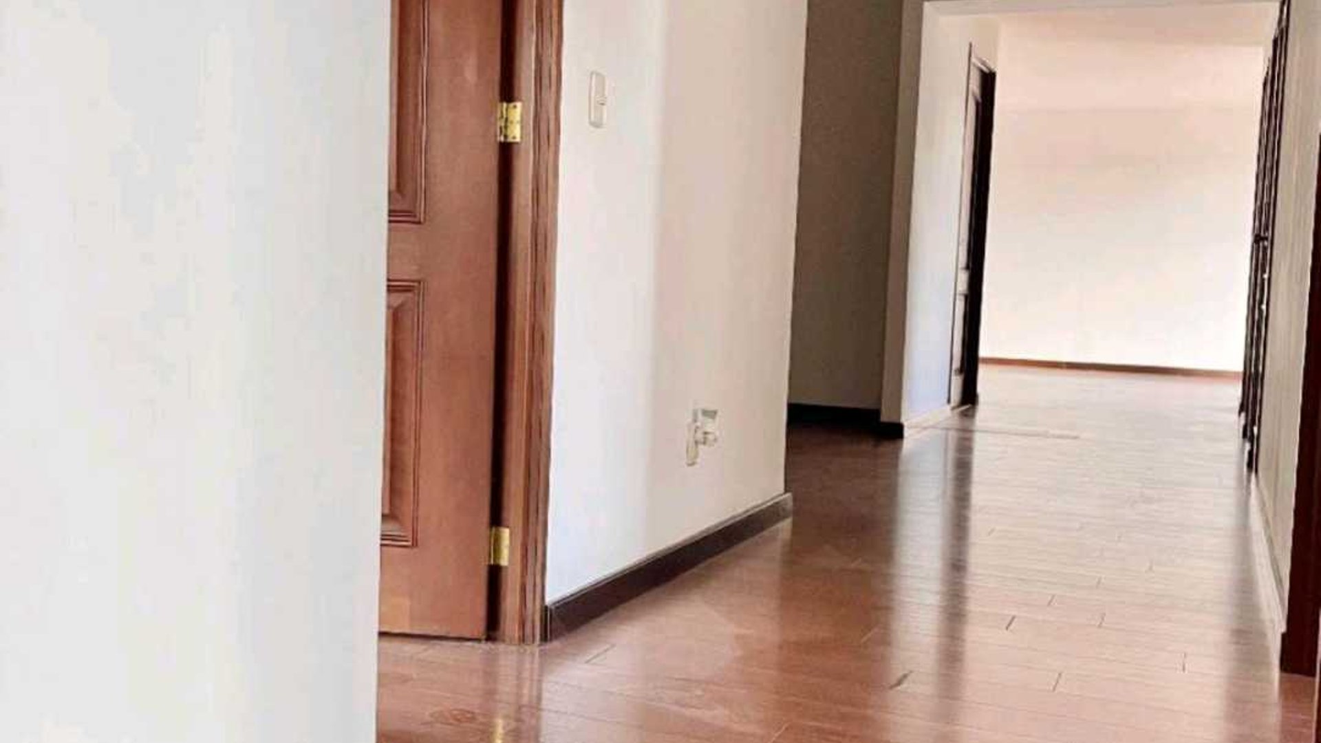 PENTHOUSE EN VENTA / ALQUILER ???? Edificio Vivaldi, Zona 14 - Miniatura 7