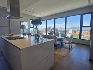 En venta Apartamento en la Zona 10 - Image 8