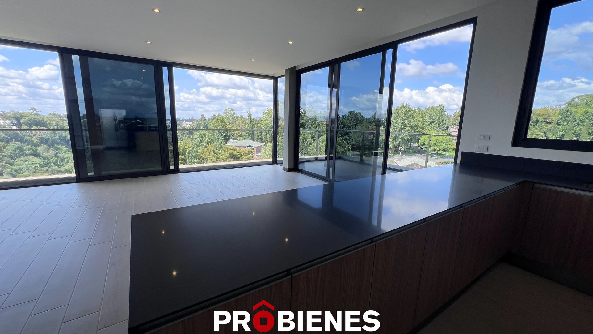 Penthouse de 3 habitaciones en SPAZIO zona 15 - Miniatura 7
