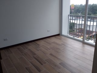 LINDO APARTAMENTO AMUEBLADO EN RENTA ZONA 12 - Image 1