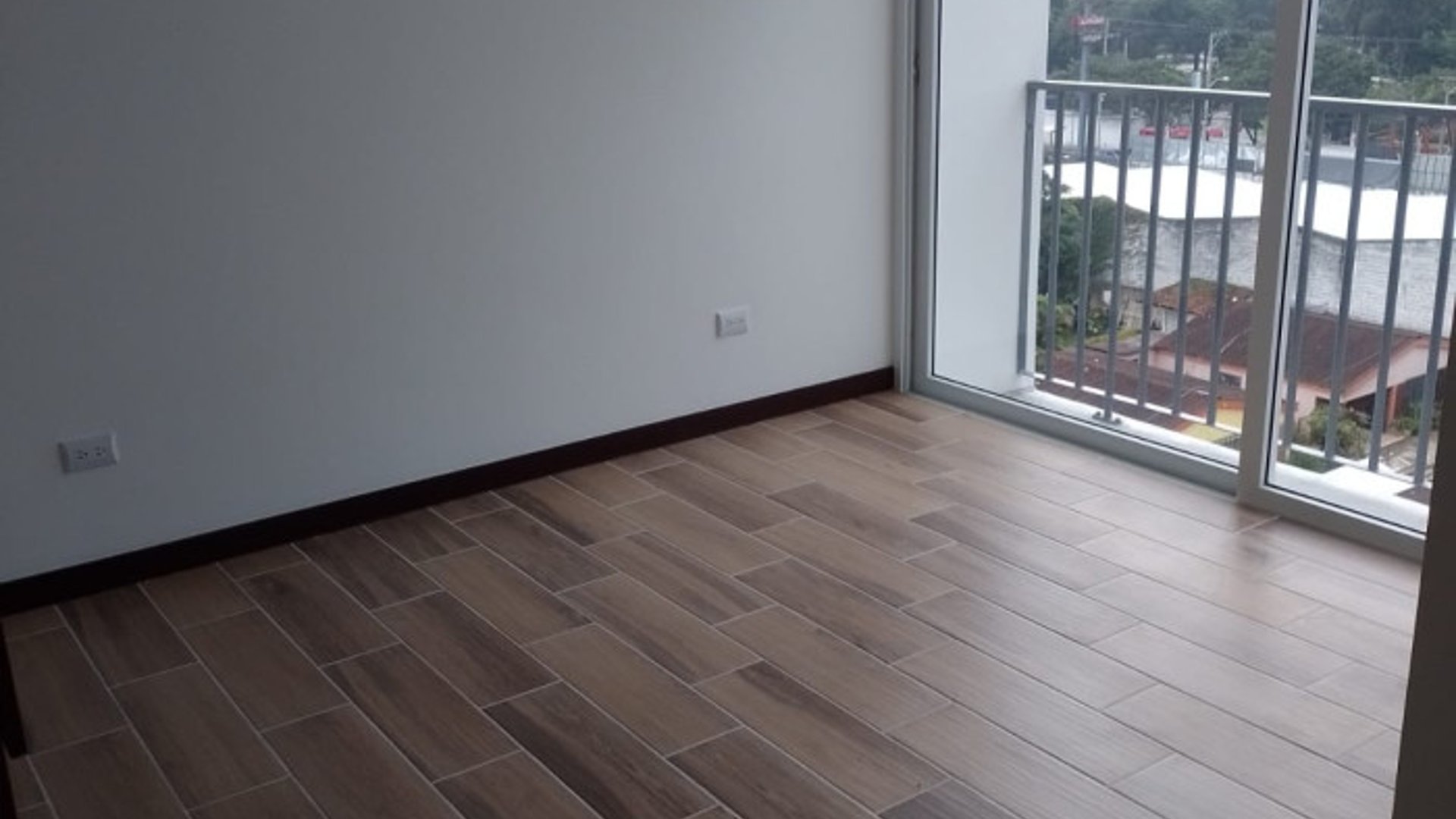 LINDO APARTAMENTO AMUEBLADO EN RENTA ZONA 12