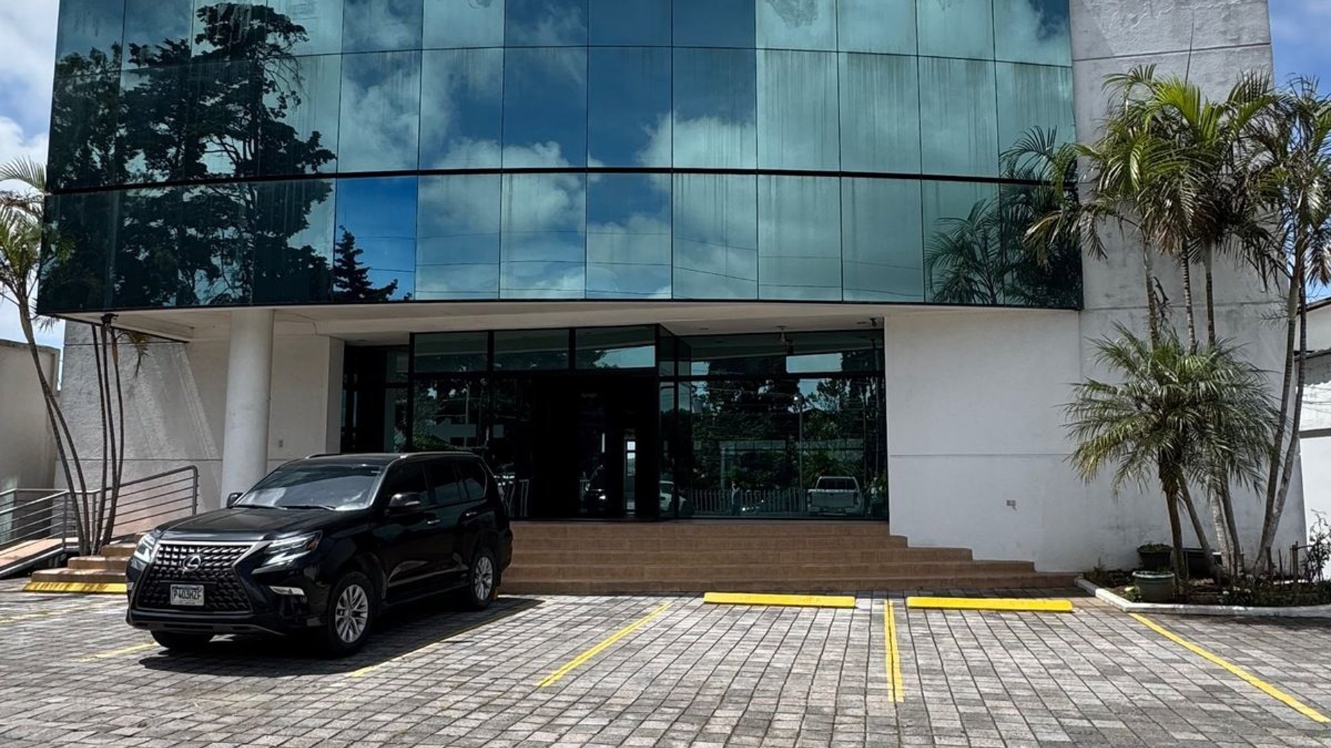 Alquiler de Edificio en Carretera Salvador