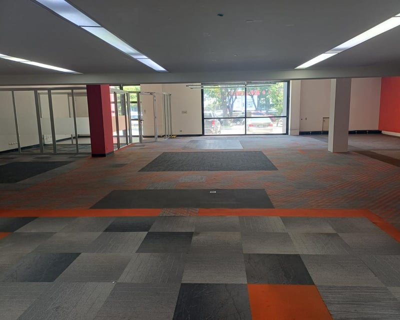 RENTA DE LOCAL COMERCIAL , OFICINAS Y SHOWROOM | ZONA 10