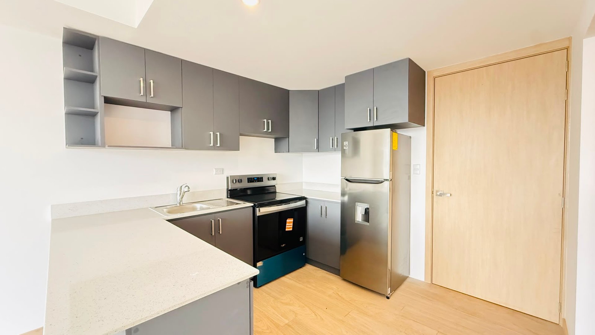 ALQUILER DE CÉNTRICO APARTAMENTO - MERAKI 10, ZONA 10 - Miniatura 3