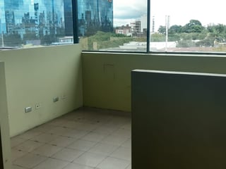 Oficina en Venta Edificio Century Plaza, Zona 13  - 4