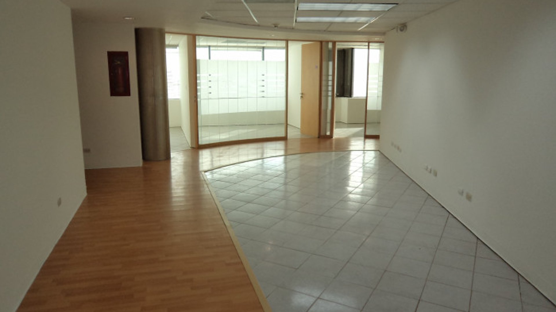 En Renta Oficina en Zona 14 Europlaza Guatemala - Miniatura 11